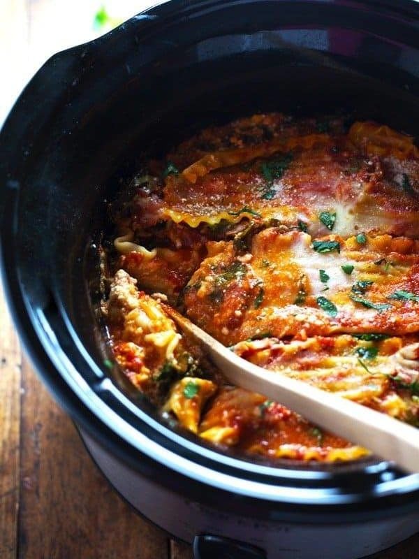 Super Easy Skinny Veggie Crockpot Lasagna - a handful of simple ingredients for a healthy family dinner. | https://lightshape.fit