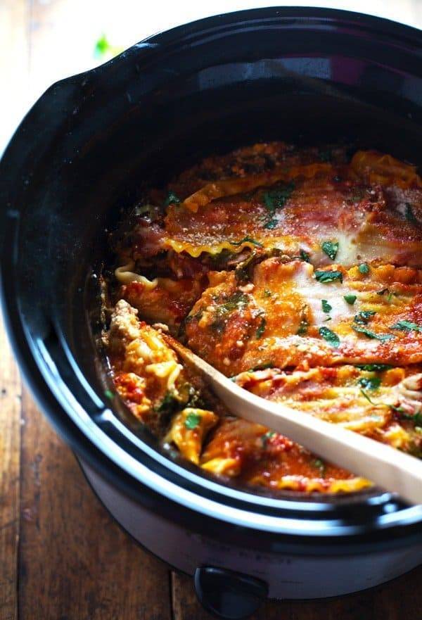 Super Easy Skinny Veggie Crockpot Lasagna - a handful of simple ingredients for a healthy family dinner. | https://lightshape.fit
