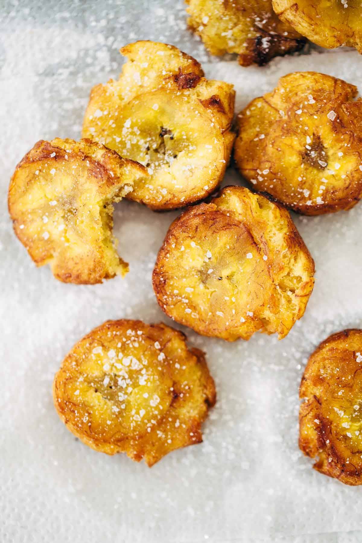 Spicy Brazilian Burrito Bowls recipe featuring seasoned rice and beans, garlic cilantro lime slaw, and crispy fried plantains. So good // almost vegan. | pinchofyum.com Spicy Brazilian Burrito Bowls recipe featuring seasoned rice and beans, garlic cilantro lime slaw, and crispy fried plantains. So good // almost vegan. | pinchofyum.com