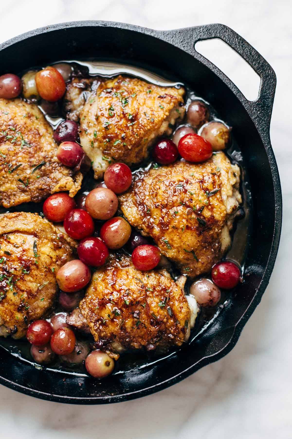 Skillet Chicken with Grapes and Caramelized Onions - an easy recipe that makes a perfect pair for a crisp green salad, quinoa, or fresh bread! | pinchofyum.com Skillet Chicken with Grapes and Caramelized Onions - an easy recipe that makes a perfect pair for a crisp green salad, quinoa, or fresh bread! | pinchofyum.com